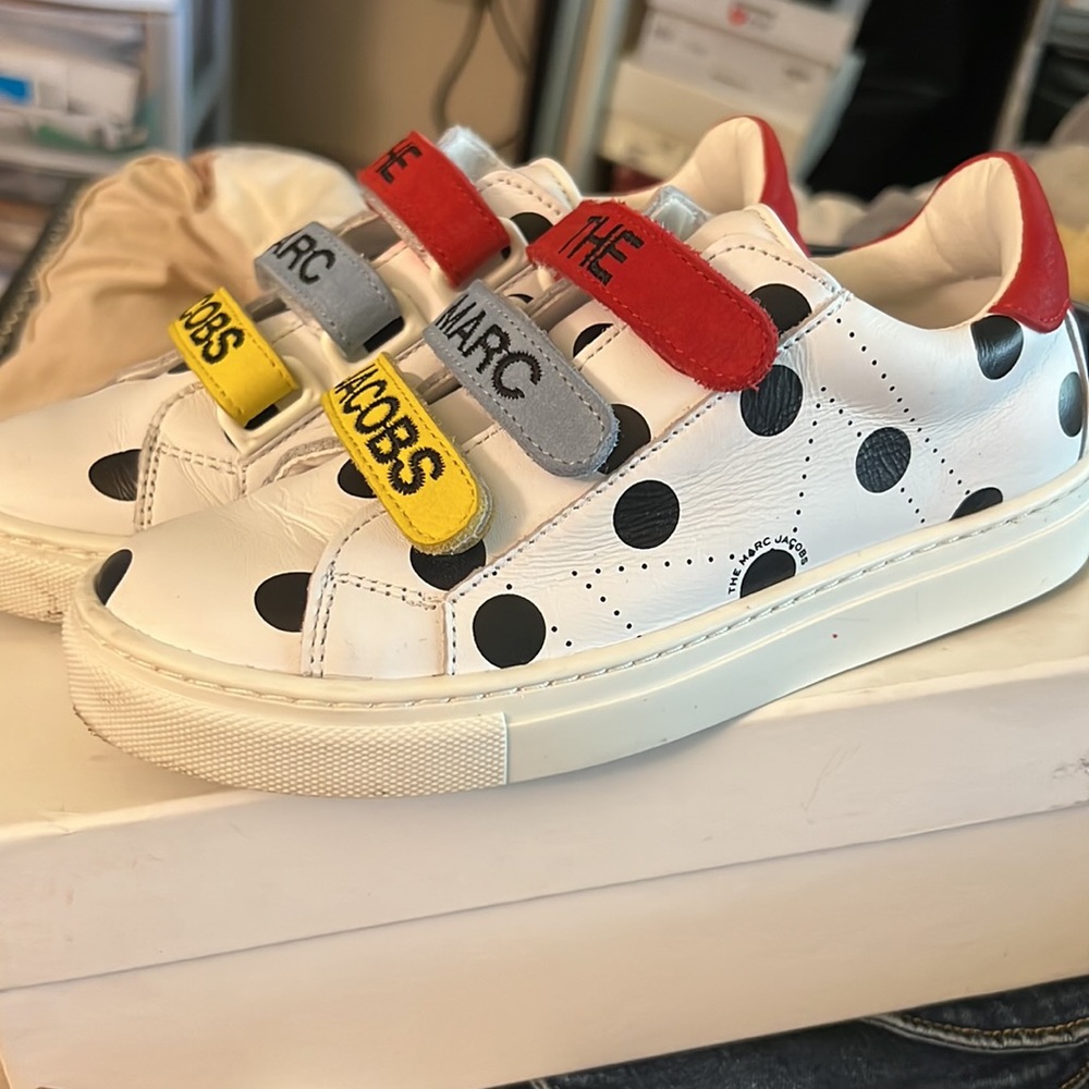 Shoes - Picture 3 of 4